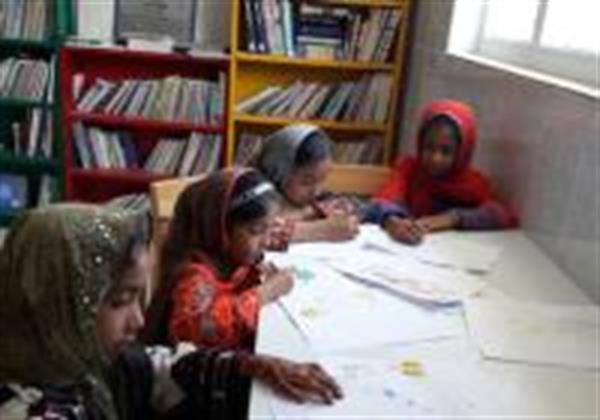 تابستان و دانش آموزان کتابخانه مدرسه مریم میرزاخانی