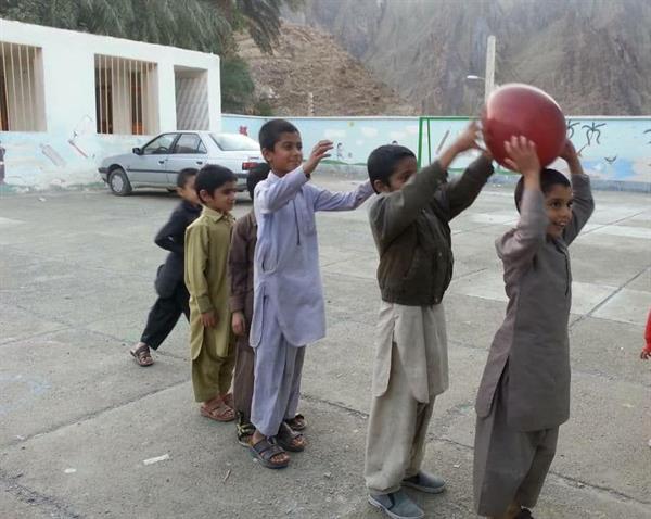 آموزش دبستان های حامی در شهرستان سرباز،سیستان و بلوچستان