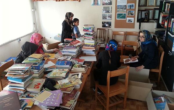 بسته بندی و ارسال کتاب های اهدایی به کتابخانه های روستایی