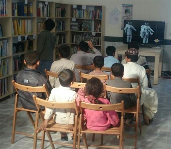 نمایش فیلم در کتابخانه حامی (محمدی ،سراوان)