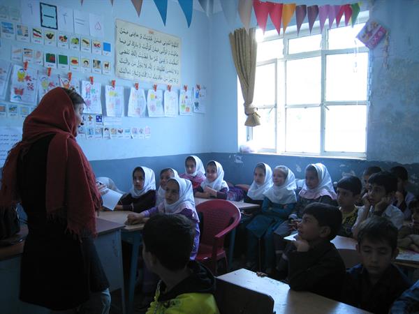 دعوت  برای بازدیداعضای کارگروه پشتیبانی مدرسه و کارگروه آموزش از مدرسه بن رازان بانه کردستان توسط روستاییان