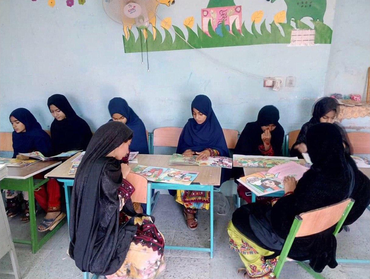 کتابخانه مدرسه 5