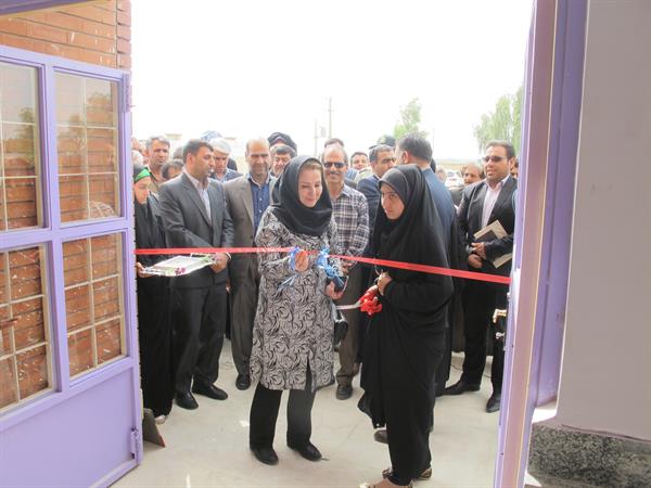 افتتاح دبیرستان دخترانه زهره جاوید کرمانی  بر ای شقایق های یادگار از جنگ  دشت عباس